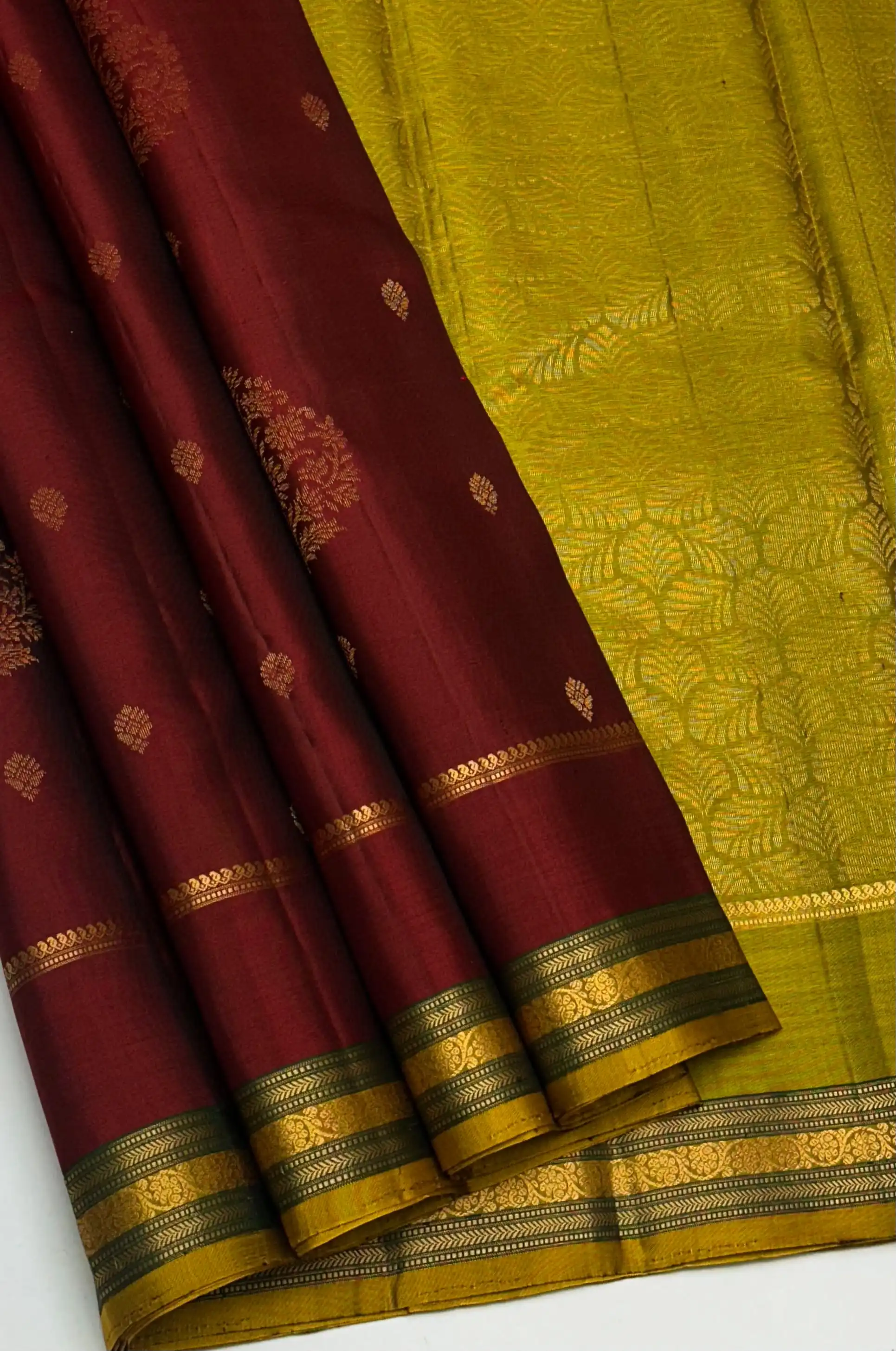 Vaira Butta Floral Pallu Kanchipuram Soft Silk Saree